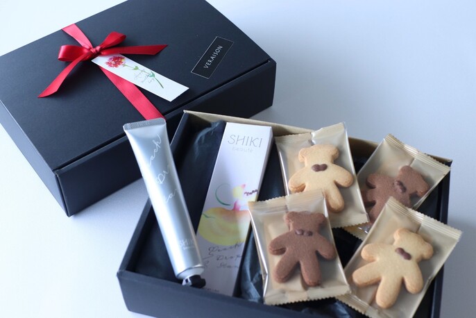 美容グッズ 詰め合わせ VERAISONのハンド美容クリーム&ベアクッキー4枚セットを贈る