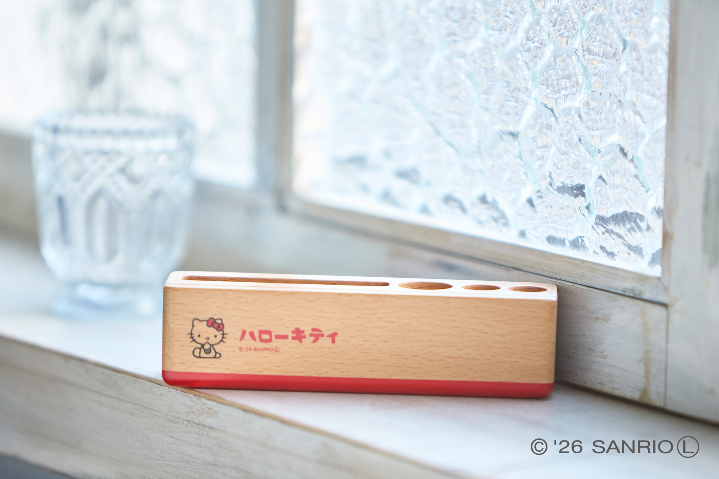 nichiganのハローキティ デスクスタンド（レッド）を贈る | カジュアル