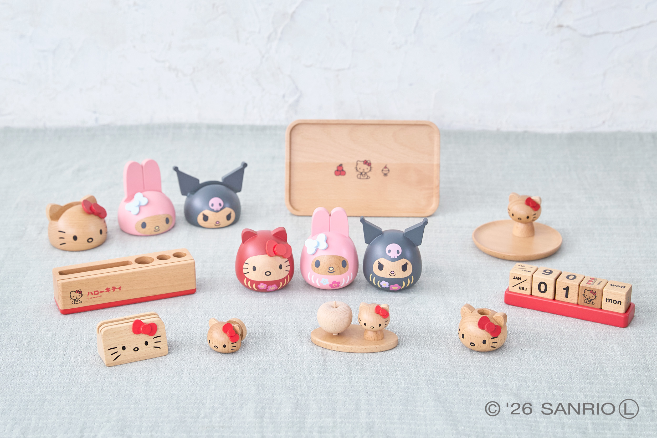 nichiganのハローキティ デスクスタンド（レッド）を贈る | カジュアル