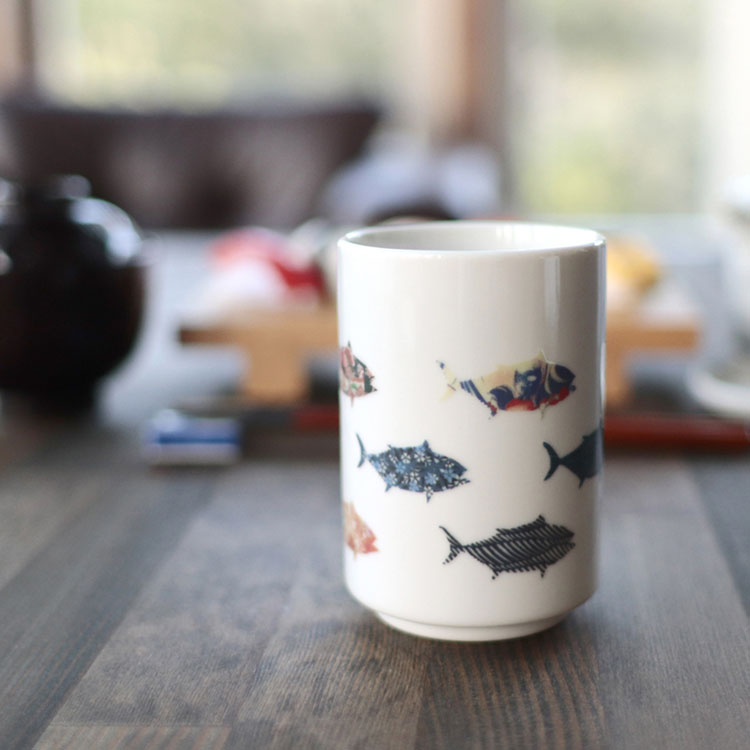 丸モ高木陶器の温感湯呑 マグロツアーを贈る | カジュアルギフトの