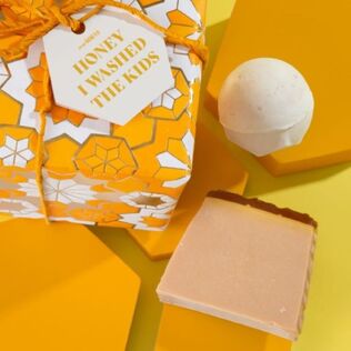 LUSHのスパトリートメント ザ グッドアワーを贈る | カジュアル LUSHのスパトリートメント ザ グッドアワーを贈る | カジュアル
