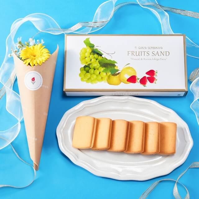 bloomeeギフトの銀座千疋屋フルーツサンドお花付きギフトを贈る