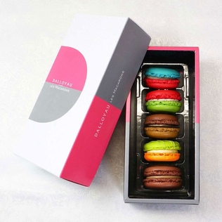 DALLOYAU(ダロワイヨ)のマカロン詰め合わせを贈る | カジュアルギフト