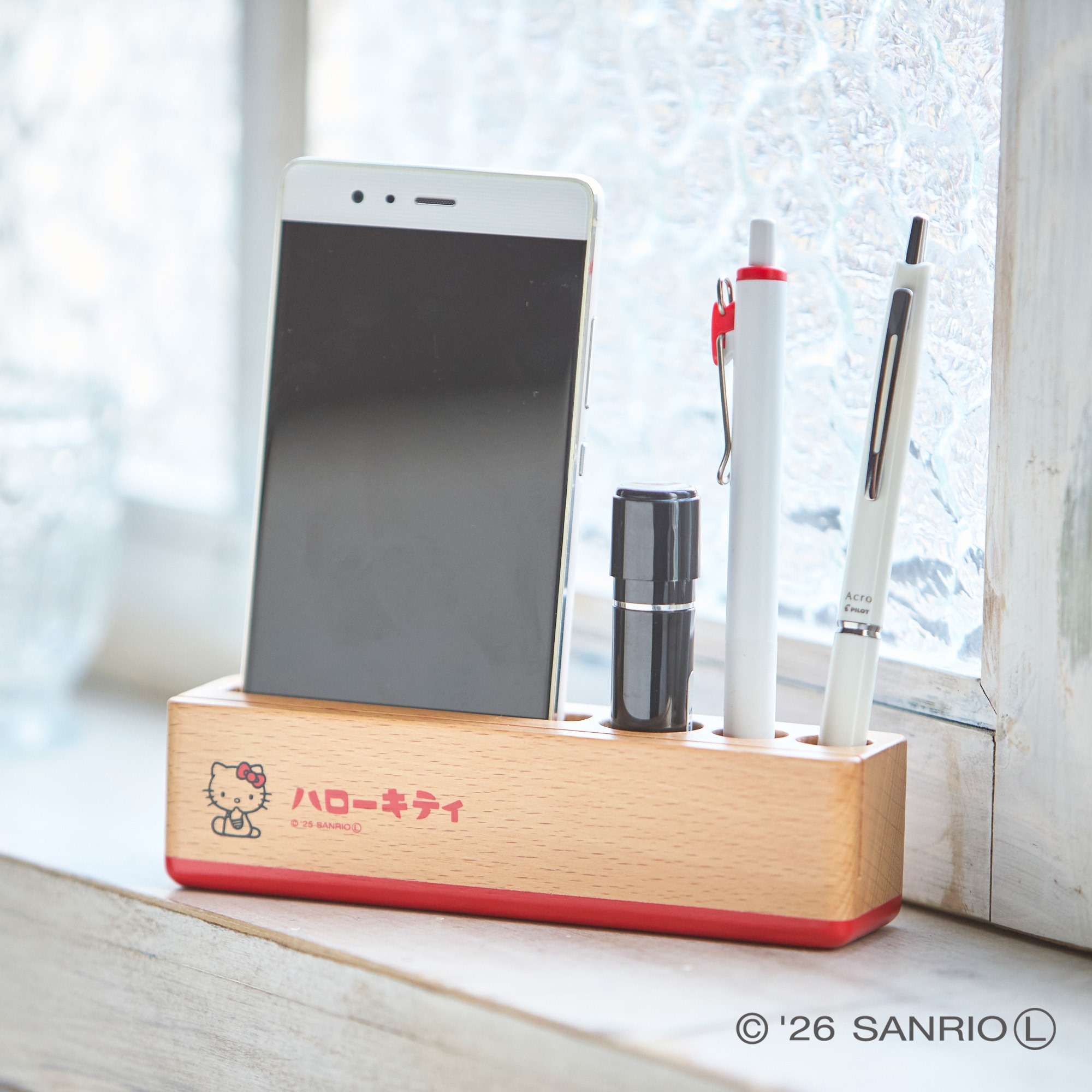 nichiganのハローキティ デスクスタンド（レッド）を贈る | カジュアル
