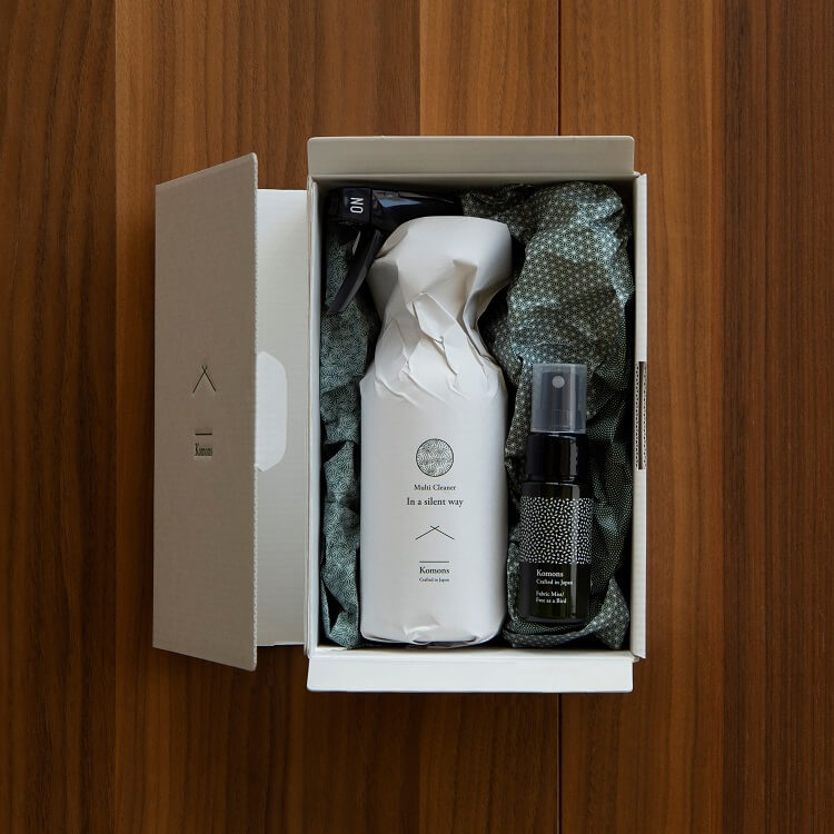Komonsのホワイトボックス（マルチクリーナー＆ファブリックミストmini